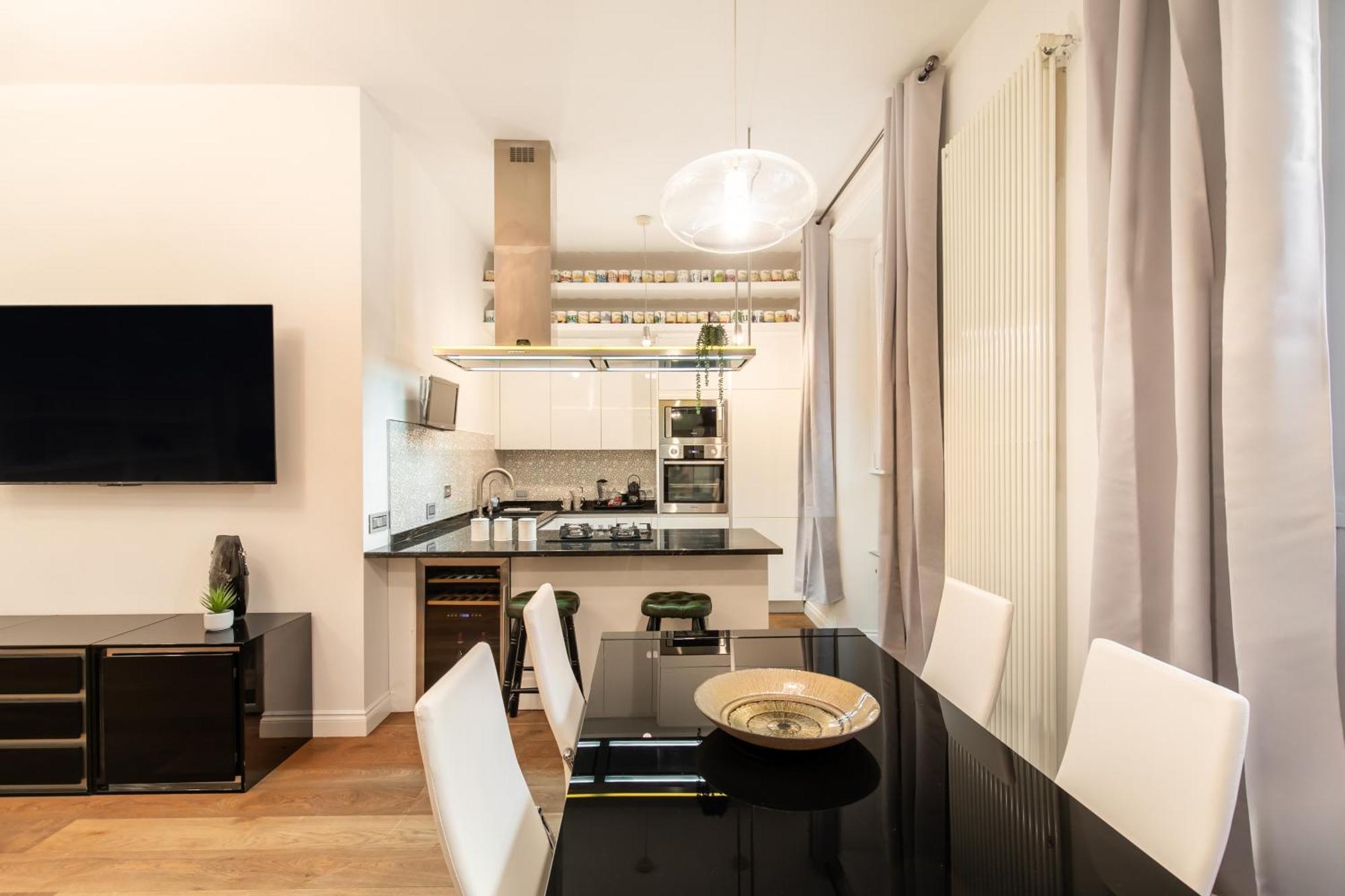 Dimora Luxe Colosseum With Jacuzzi Apartment Rome